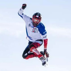 TEAM PRO
Il s'entraîne dur physiquement, c'est un mordu de sport, il ne cesse de progresser! Jamais d'excuses et toujours présent pour chaque session!